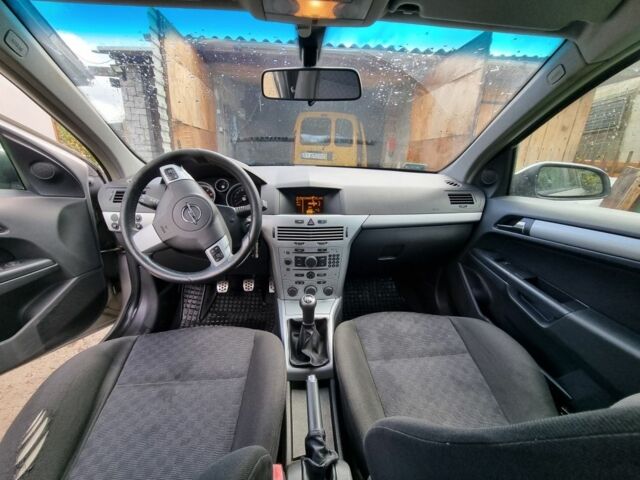 Серый Опель Астра, объемом двигателя 1.6 л и пробегом 364 тыс. км за 3999 $, фото 5 на Automoto.ua