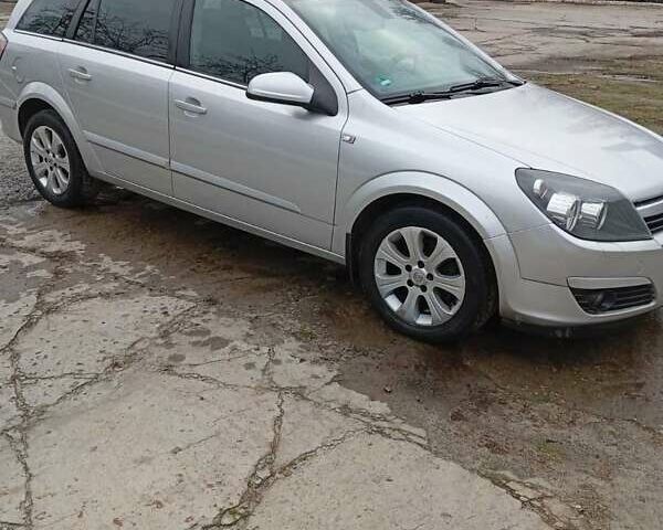 Серый Опель Астра, объемом двигателя 1.7 л и пробегом 270 тыс. км за 4999 $, фото 6 на Automoto.ua