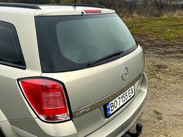 Серый Опель Астра, объемом двигателя 1.6 л и пробегом 242 тыс. км за 4100 $, фото 6 на Automoto.ua