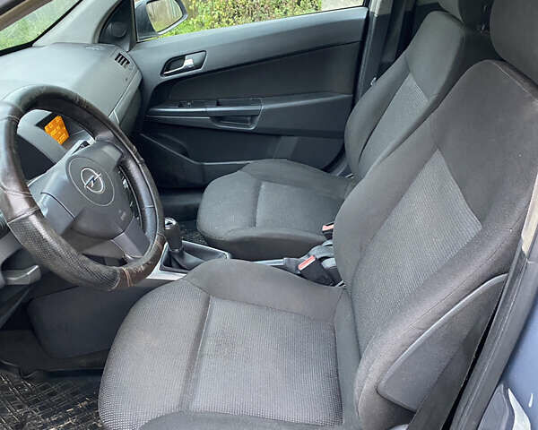 Серый Опель Астра, объемом двигателя 1.4 л и пробегом 410 тыс. км за 3700 $, фото 8 на Automoto.ua