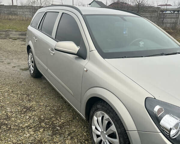 Серый Опель Астра, объемом двигателя 1.6 л и пробегом 242 тыс. км за 4100 $, фото 3 на Automoto.ua