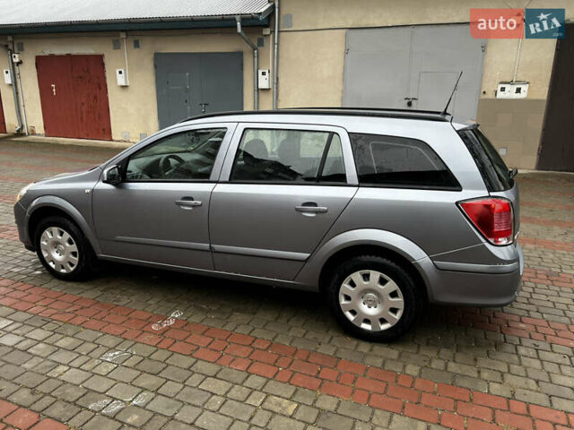 Серый Опель Астра, объемом двигателя 1.6 л и пробегом 226 тыс. км за 4500 $, фото 7 на Automoto.ua