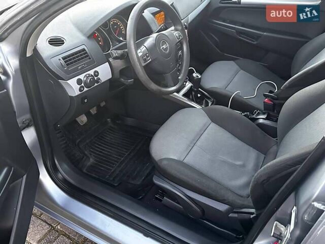 Серый Опель Астра, объемом двигателя 1.6 л и пробегом 251 тыс. км за 4750 $, фото 15 на Automoto.ua