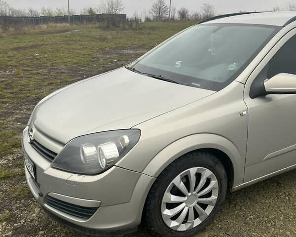 Серый Опель Астра, объемом двигателя 1.6 л и пробегом 242 тыс. км за 4100 $, фото 1 на Automoto.ua