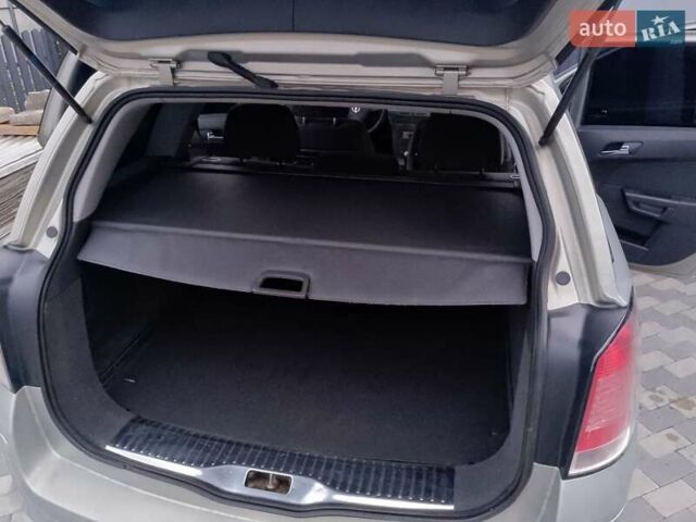 Серый Опель Астра, объемом двигателя 1.6 л и пробегом 216 тыс. км за 2700 $, фото 5 на Automoto.ua