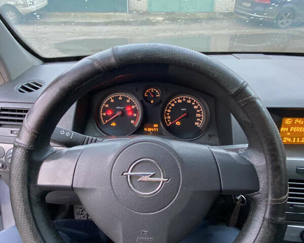 Серый Опель Астра, объемом двигателя 1.4 л и пробегом 410 тыс. км за 3700 $, фото 13 на Automoto.ua