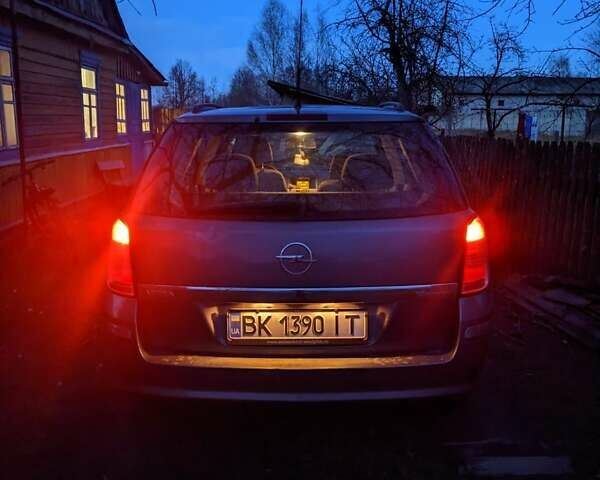 Серый Опель Астра, объемом двигателя 1.6 л и пробегом 342 тыс. км за 4250 $, фото 5 на Automoto.ua