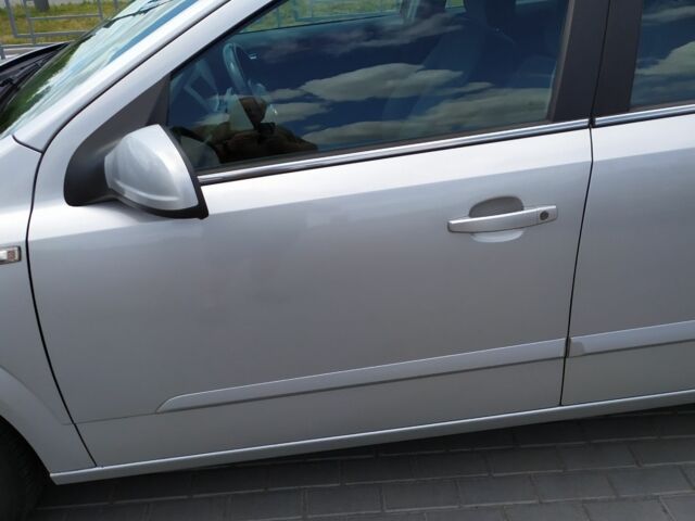 Серый Опель Астра, объемом двигателя 1.6 л и пробегом 220 тыс. км за 4500 $, фото 3 на Automoto.ua