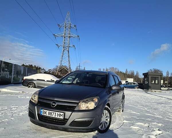 Серый Опель Астра, объемом двигателя 1.6 л и пробегом 280 тыс. км за 3900 $, фото 1 на Automoto.ua