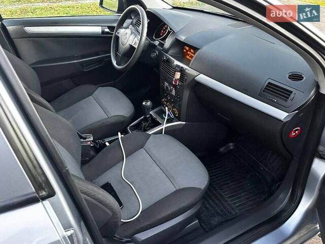 Серый Опель Астра, объемом двигателя 1.6 л и пробегом 251 тыс. км за 4750 $, фото 14 на Automoto.ua