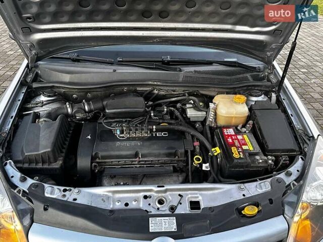 Серый Опель Астра, объемом двигателя 1.6 л и пробегом 251 тыс. км за 4750 $, фото 13 на Automoto.ua