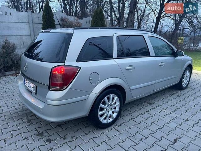 Серый Опель Астра, объемом двигателя 1.8 л и пробегом 282 тыс. км за 3950 $, фото 7 на Automoto.ua