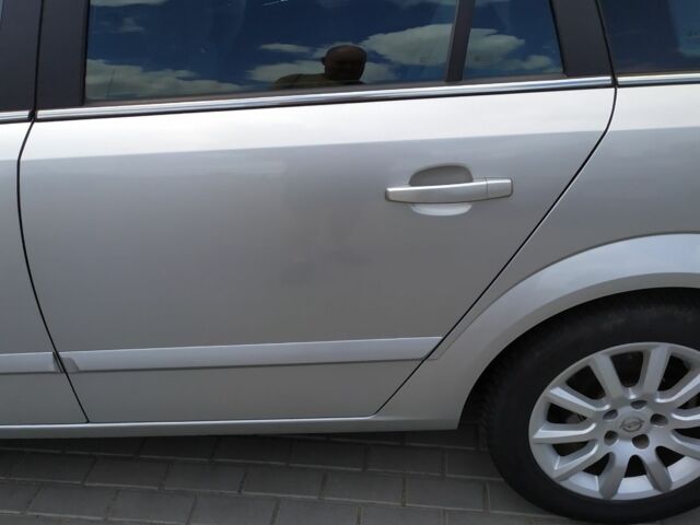 Серый Опель Астра, объемом двигателя 1.6 л и пробегом 220 тыс. км за 4500 $, фото 4 на Automoto.ua