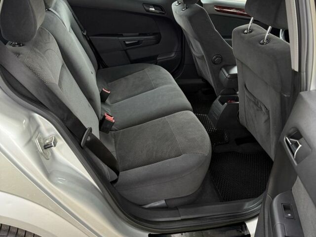 Серый Опель Астра, объемом двигателя 1.6 л и пробегом 252 тыс. км за 5500 $, фото 7 на Automoto.ua