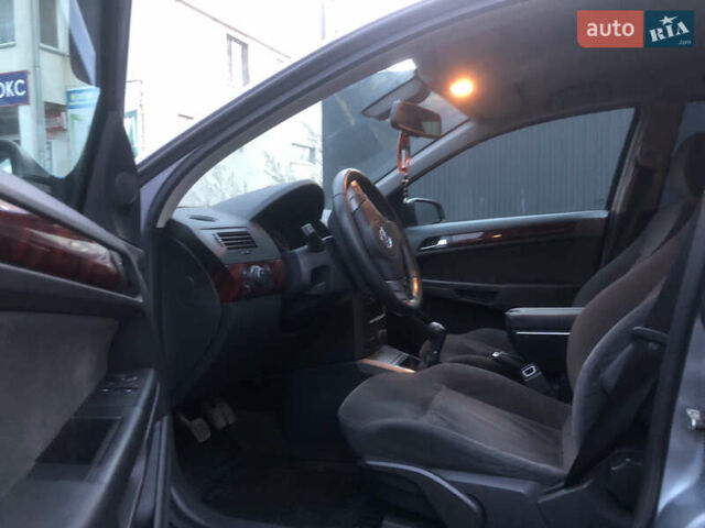 Опель Астра 2004 в Зборов на Automoto.ua Серый Опель Астра, объемом двигателя 1.8 л и пробегом 243 тыс. км за 4450 $, фото 13 на Automoto.ua