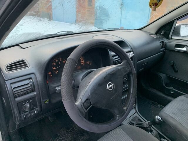 Серый Опель Астра, объемом двигателя 1.2 л и пробегом 250 тыс. км за 1800 $, фото 9 на Automoto.ua