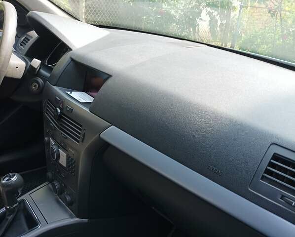 Сірий Опель Астра, об'ємом двигуна 1.6 л та пробігом 216 тис. км за 5500 $, фото 30 на Automoto.ua