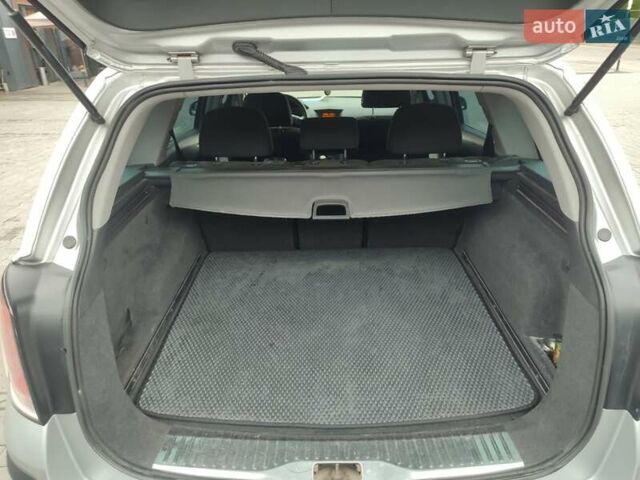 Серый Опель Астра, объемом двигателя 1.6 л и пробегом 281 тыс. км за 4500 $, фото 3 на Automoto.ua