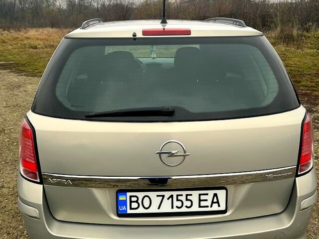Серый Опель Астра, объемом двигателя 1.6 л и пробегом 242 тыс. км за 4100 $, фото 4 на Automoto.ua