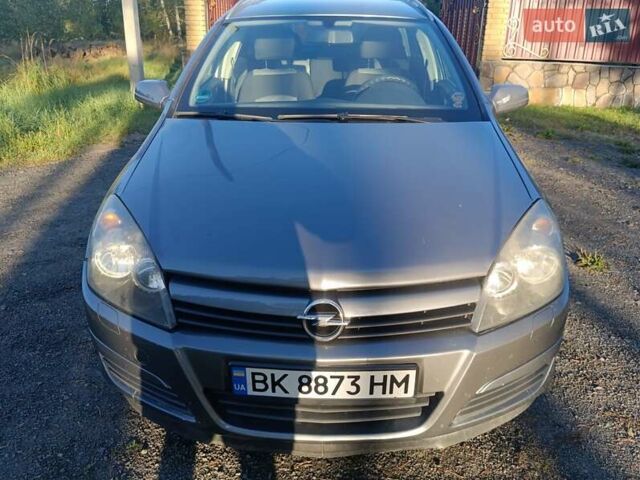Серый Опель Астра, объемом двигателя 1.6 л и пробегом 286 тыс. км за 4800 $, фото 1 на Automoto.ua