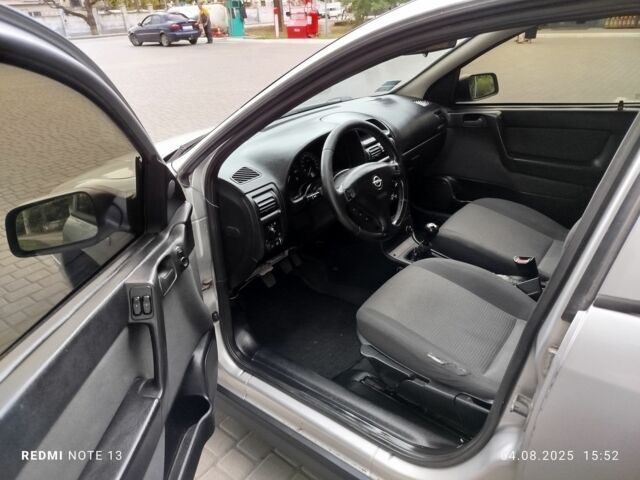 Сірий Опель Астра, об'ємом двигуна 1.7 л та пробігом 220 тис. км за 1700 $, фото 6 на Automoto.ua