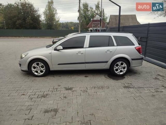 Серый Опель Астра, объемом двигателя 1.6 л и пробегом 281 тыс. км за 4500 $, фото 1 на Automoto.ua