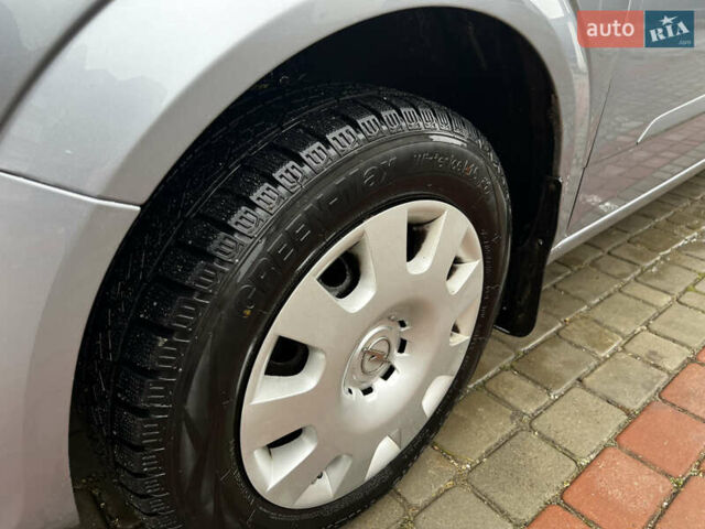 Серый Опель Астра, объемом двигателя 1.6 л и пробегом 226 тыс. км за 4500 $, фото 10 на Automoto.ua