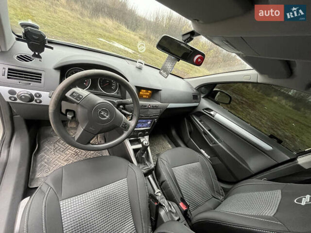 Серый Опель Астра, объемом двигателя 1.6 л и пробегом 242 тыс. км за 4100 $, фото 27 на Automoto.ua