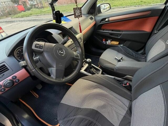 Серый Опель Астра, объемом двигателя 1.6 л и пробегом 192 тыс. км за 4000 $, фото 2 на Automoto.ua