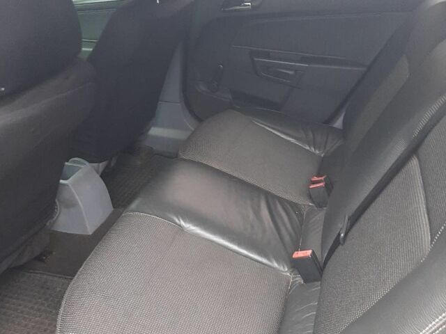 Сірий Опель Астра, об'ємом двигуна 1.7 л та пробігом 350 тис. км за 3600 $, фото 4 на Automoto.ua