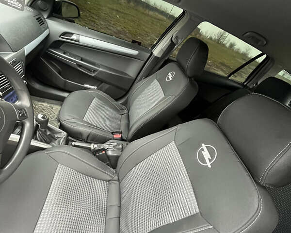 Серый Опель Астра, объемом двигателя 1.6 л и пробегом 242 тыс. км за 4100 $, фото 24 на Automoto.ua