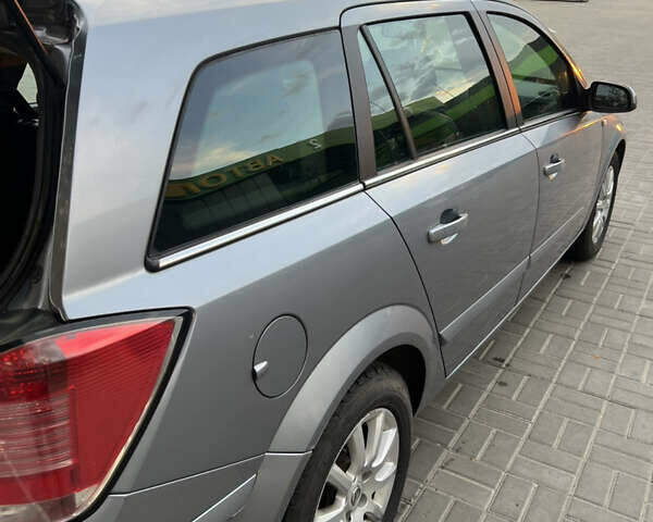 Серый Опель Астра, объемом двигателя 1.6 л и пробегом 236 тыс. км за 4300 $, фото 6 на Automoto.ua