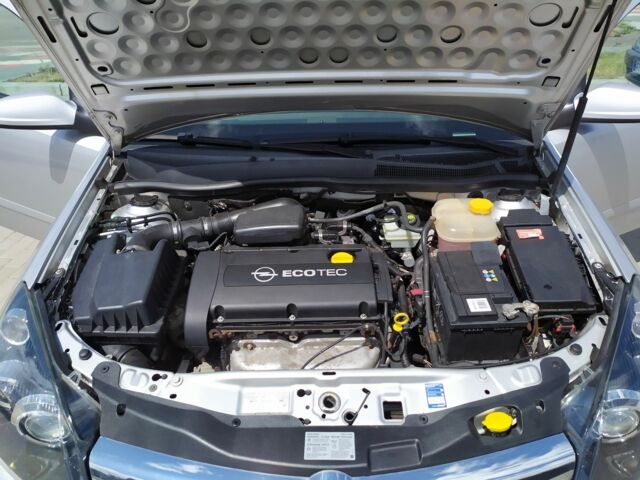 Серый Опель Астра, объемом двигателя 1.6 л и пробегом 220 тыс. км за 4500 $, фото 14 на Automoto.ua