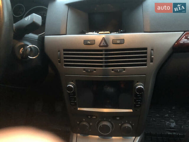 Опель Астра 2004 в Зборов на Automoto.ua Серый Опель Астра, объемом двигателя 1.8 л и пробегом 243 тыс. км за 4450 $, фото 17 на Automoto.ua