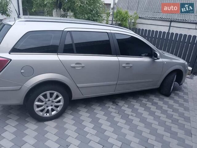 Серый Опель Астра, объемом двигателя 1.6 л и пробегом 216 тыс. км за 2700 $, фото 6 на Automoto.ua