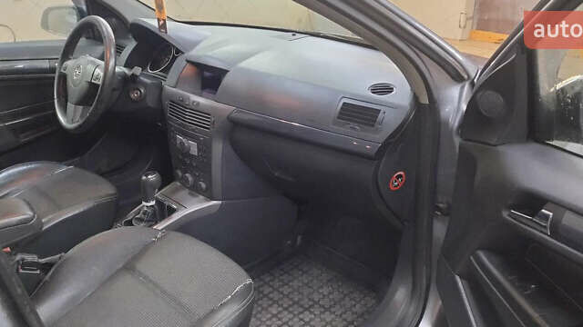 Сірий Опель Астра, об'ємом двигуна 1.91 л та пробігом 393 тис. км за 4000 $, фото 7 на Automoto.ua