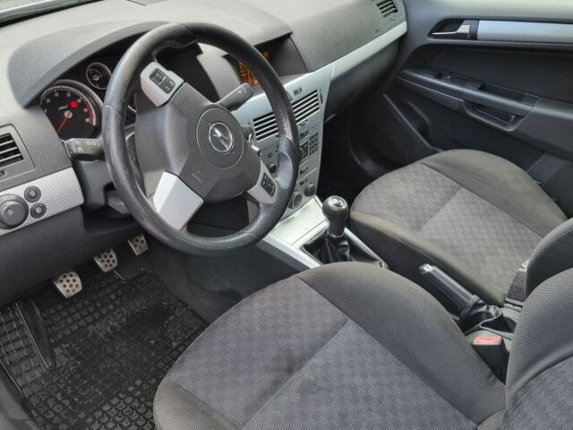 Серый Опель Астра, объемом двигателя 1.6 л и пробегом 364 тыс. км за 3999 $, фото 4 на Automoto.ua