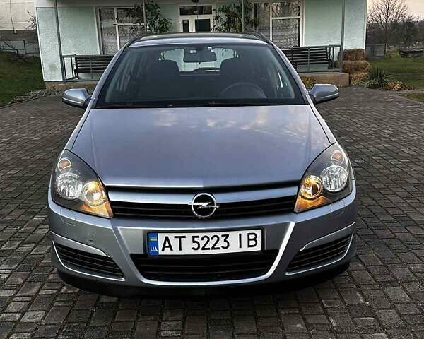 Серый Опель Астра, объемом двигателя 1.6 л и пробегом 251 тыс. км за 4750 $, фото 2 на Automoto.ua