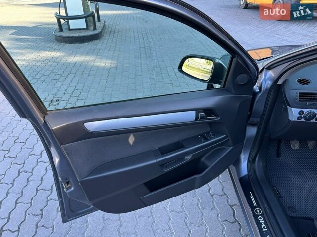 Сірий Опель Астра, об'ємом двигуна 1.69 л та пробігом 220 тис. км за 4499 $, фото 23 на Automoto.ua