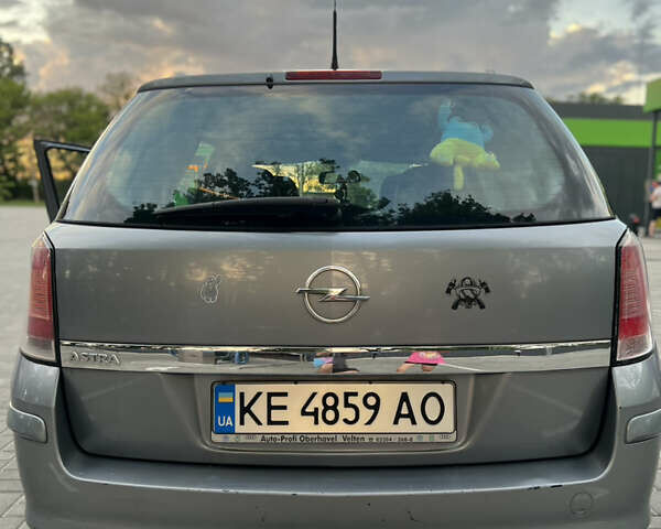 Серый Опель Астра, объемом двигателя 1.6 л и пробегом 236 тыс. км за 4300 $, фото 2 на Automoto.ua