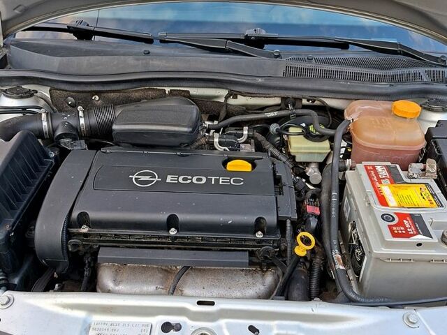 Серый Опель Астра, объемом двигателя 1.6 л и пробегом 230 тыс. км за 4700 $, фото 12 на Automoto.ua