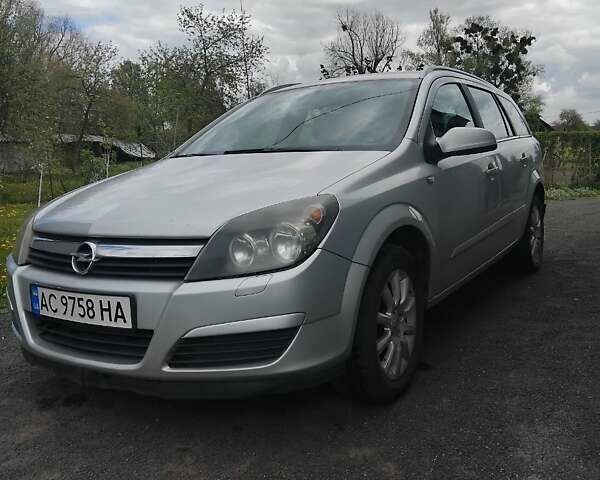 Серый Опель Астра, объемом двигателя 1.6 л и пробегом 246 тыс. км за 3800 $, фото 3 на Automoto.ua