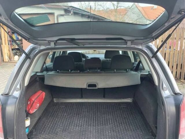 Серый Опель Астра, объемом двигателя 1.9 л и пробегом 286 тыс. км за 1300 $, фото 4 на Automoto.ua