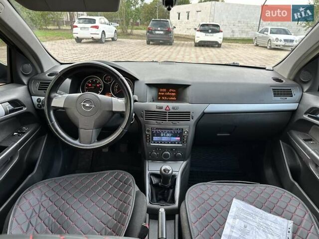 Серый Опель Астра, объемом двигателя 1.8 л и пробегом 301 тыс. км за 3350 $, фото 12 на Automoto.ua