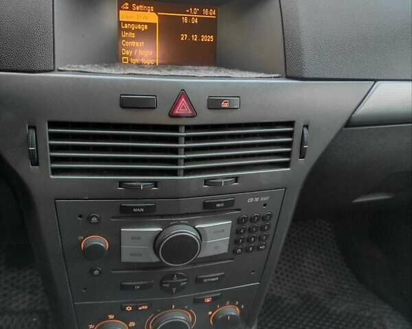 Сірий Опель Астра, об'ємом двигуна 1.6 л та пробігом 398 тис. км за 4000 $, фото 16 на Automoto.ua