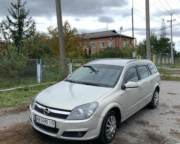 Серый Опель Астра, объемом двигателя 1.6 л и пробегом 250 тыс. км за 4300 $, фото 2 на Automoto.ua