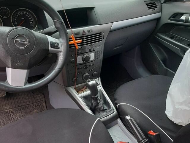 Сірий Опель Астра, об'ємом двигуна 1.7 л та пробігом 350 тис. км за 3600 $, фото 5 на Automoto.ua