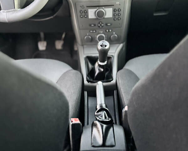 Сірий Опель Астра, об'ємом двигуна 1.8 л та пробігом 211 тис. км за 4499 $, фото 46 на Automoto.ua