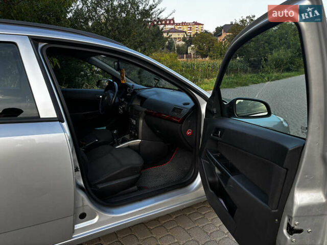 Серый Опель Астра, объемом двигателя 1.69 л и пробегом 304 тыс. км за 4250 $, фото 6 на Automoto.ua