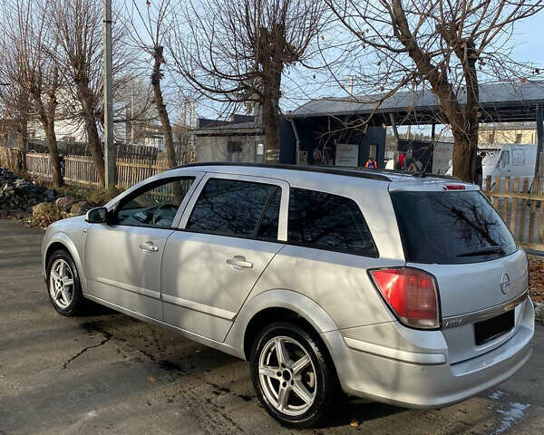 Серый Опель Астра, объемом двигателя 1.3 л и пробегом 330 тыс. км за 2200 $, фото 10 на Automoto.ua